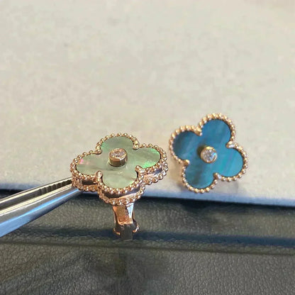 [BLUE TEARS]CLOVER MEDIUM 1 MOTIFS GRAY MOP  DIAMOND EARRINGS