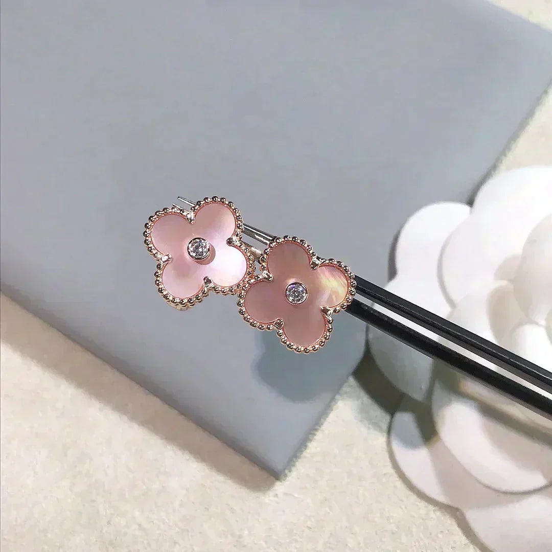 [BLUE TEARS]CLOVER MEDIUM 1 MOTIFS  PINK MOP DIAMOND EARRINGS