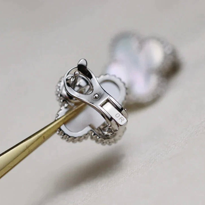 [BLUE TEARS]CLOVER MEDIUM 1 MOTIFS  WHITE MOP EARRINGS SILVER