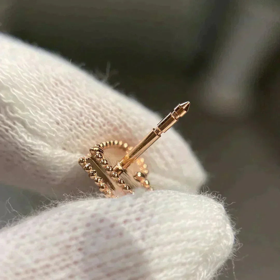 [BLUE TEARS]HEART CARNELIAN STUD EARRINGS