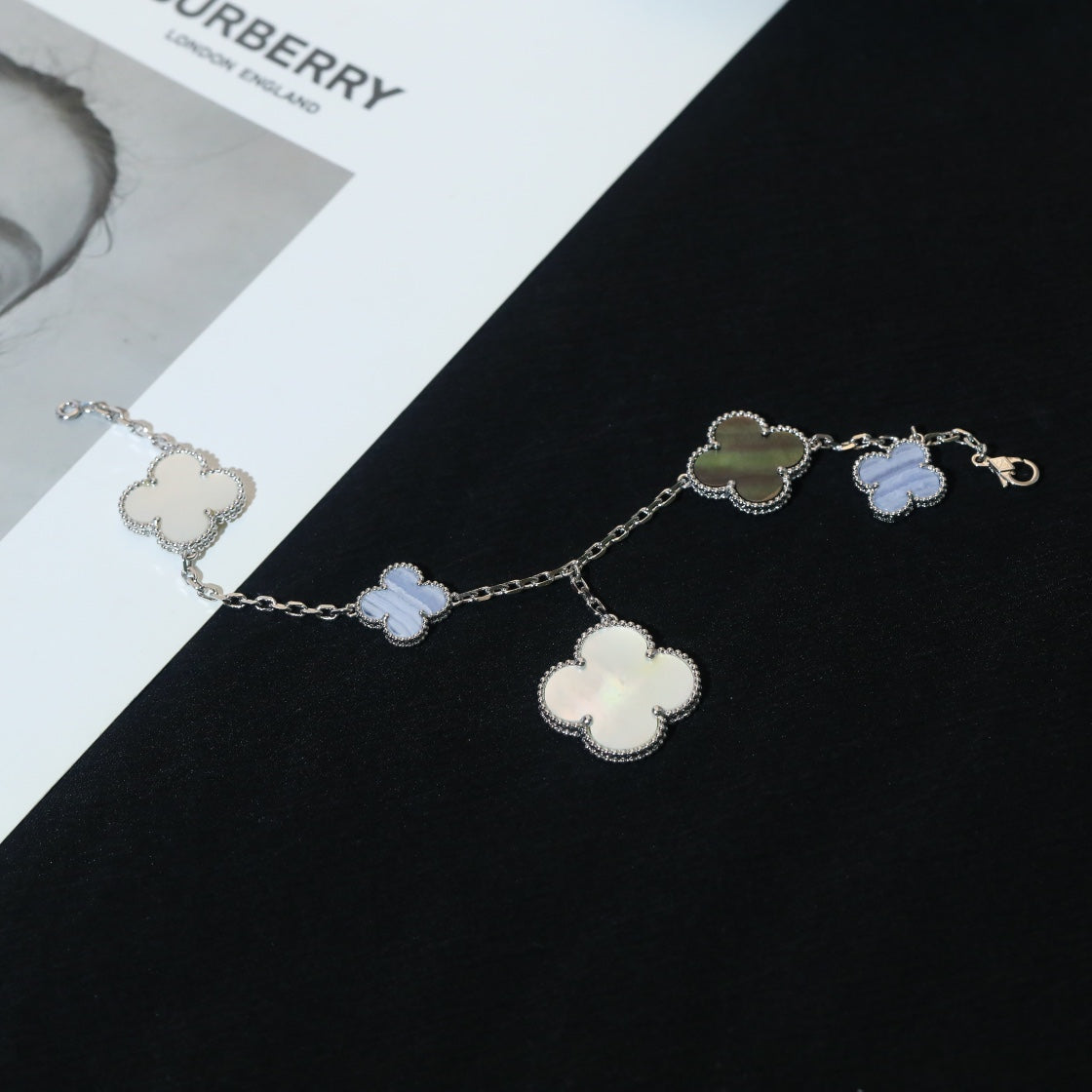 [BLUE TEARS]CLOVER BRACELET 5 MOTIFS MOP CHALCEDONY SILVER