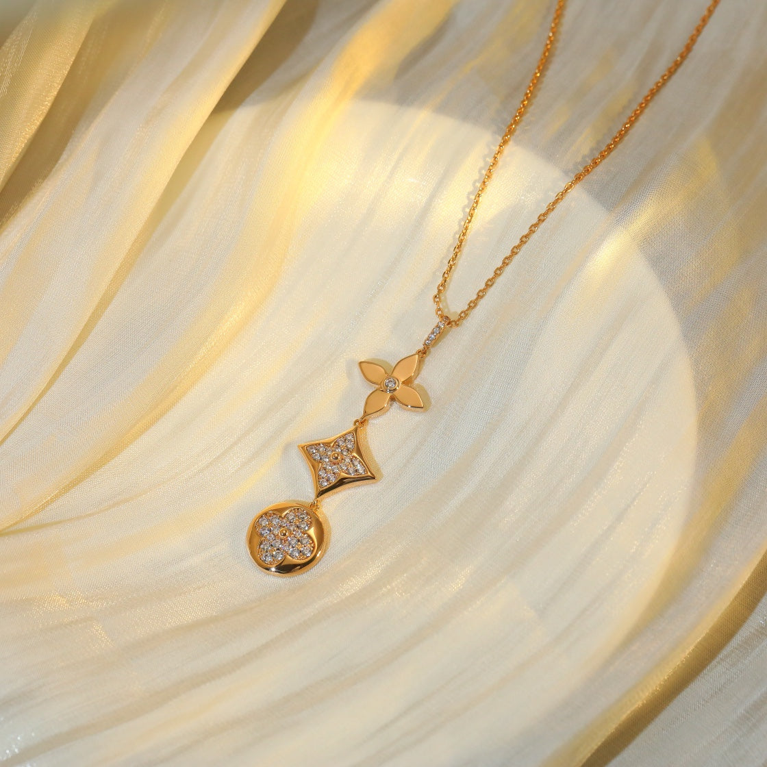 [BLUE TEARS]STAR AND SUN DIAMOND PINK GOLD NECKLACE