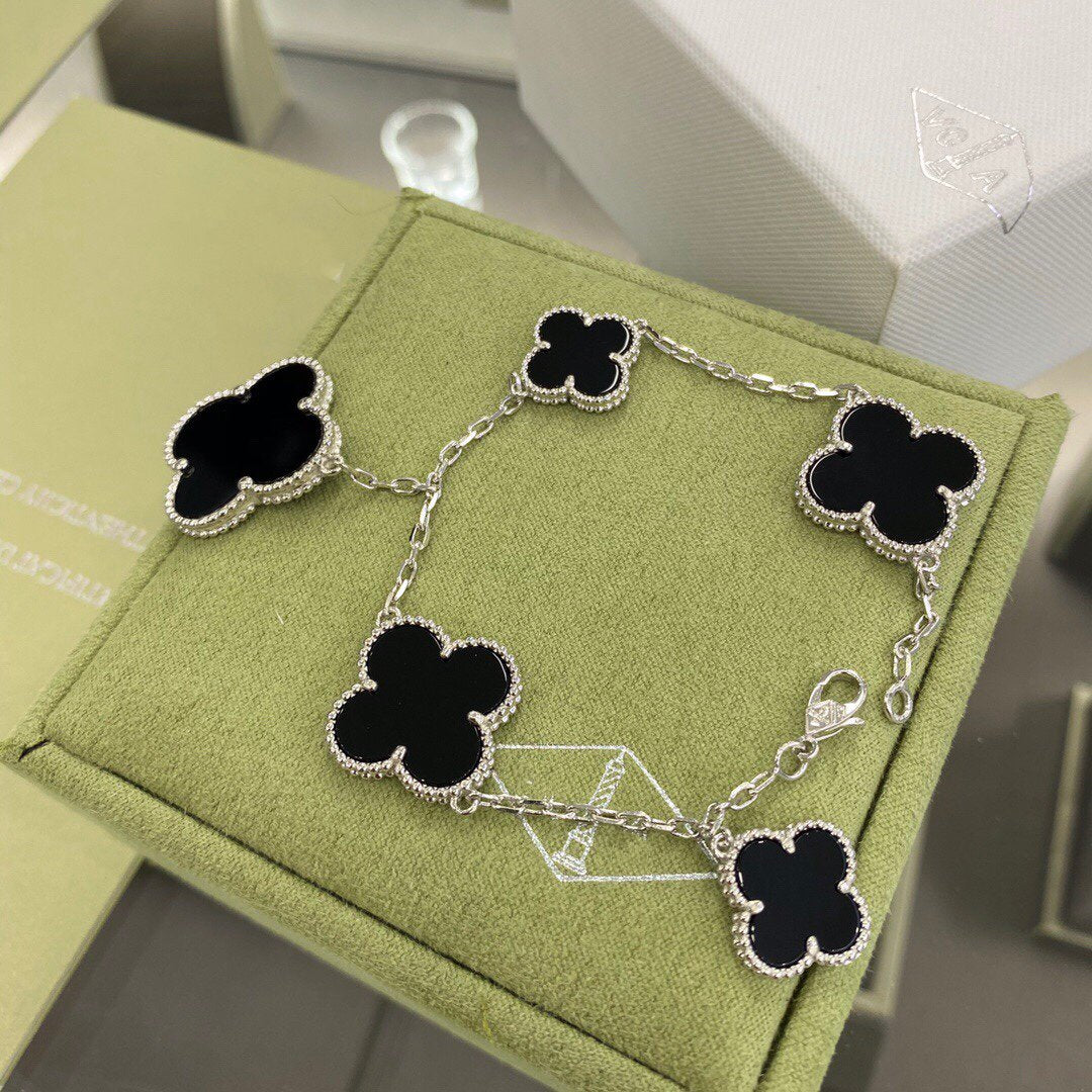 [BLUE TEARS]CLOVER 5 MOTIFS SIVLER ONYX BRACELET
