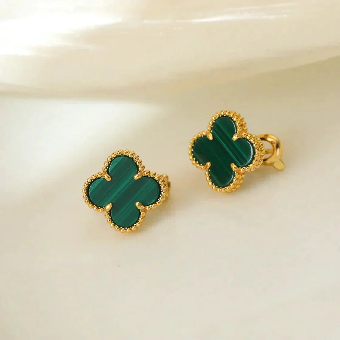 [BLUE TEARS]CLOVER MEDIUM 1 MOTIFS MALACHITE  EARRINGS