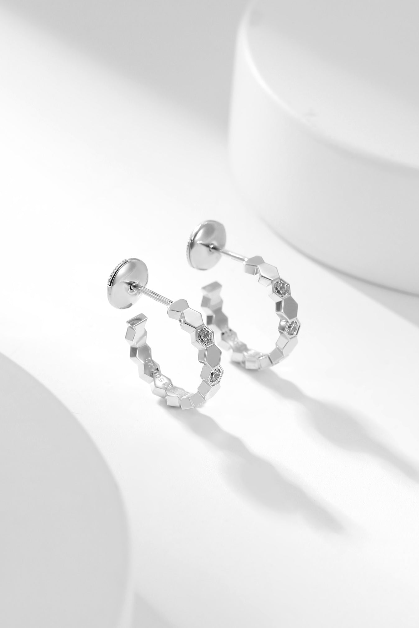 [BLUE TEARS]BEE LOVE DIAMOND HOOP EARRINGS