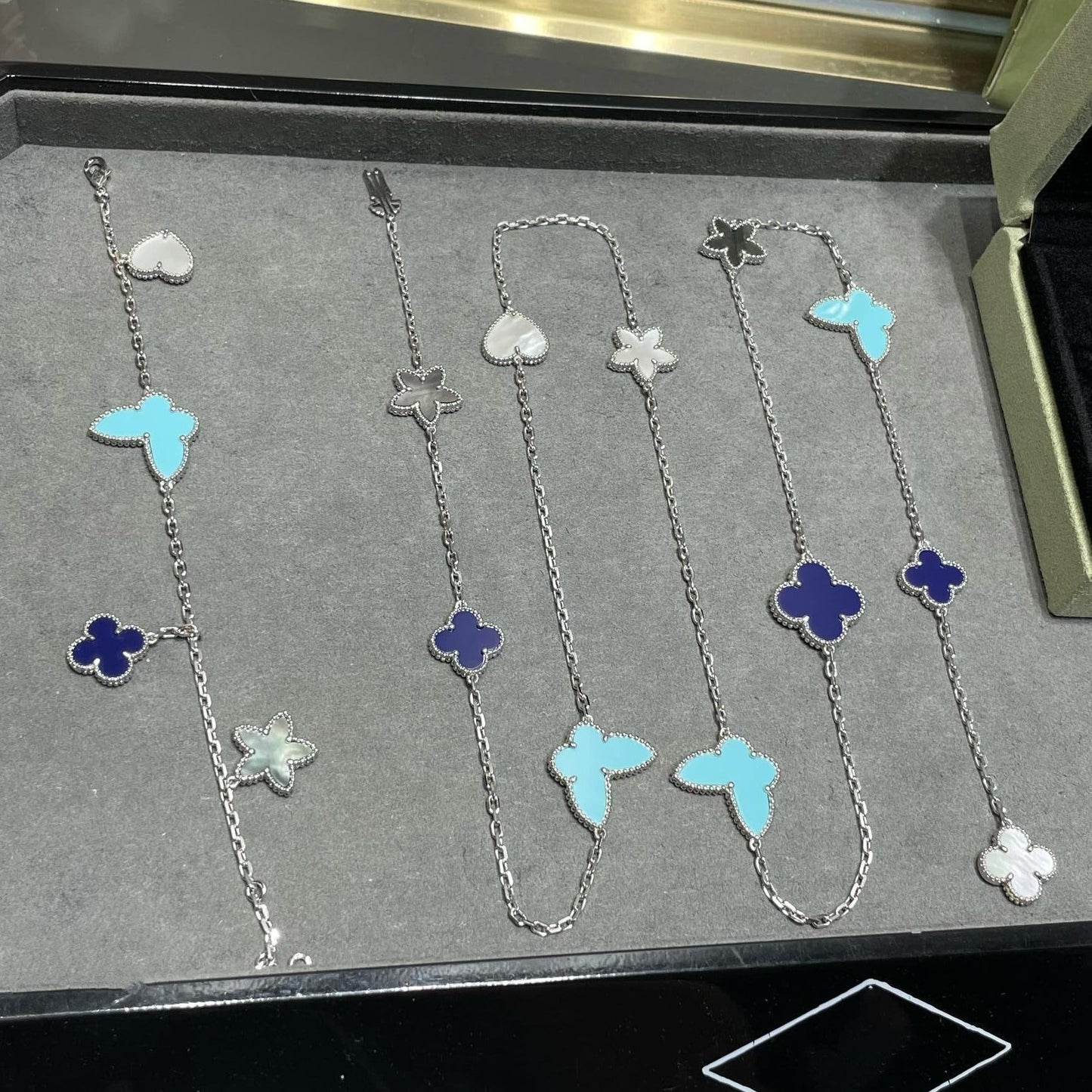 [BLUE TEARS]LUCKY CLOVER SILVER 11 MOTIF NECKLACE