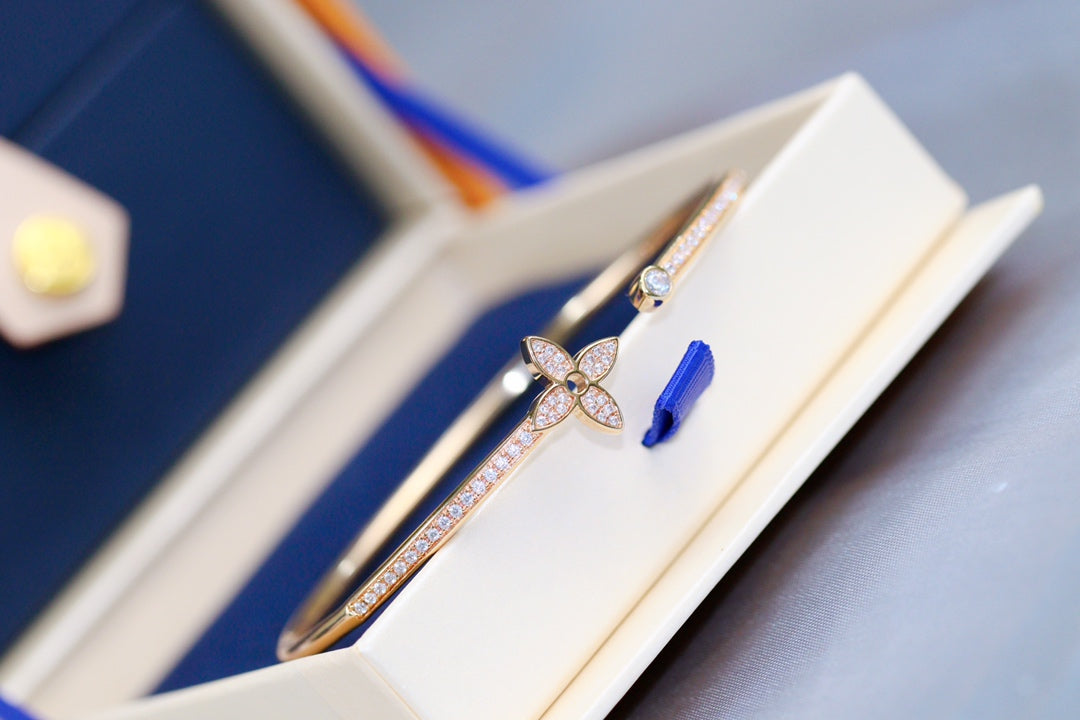 [BLUE TEARS]IDYLLE PINK GOLD OPEN BRACELET DIAMOND PAVED