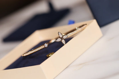 [BLUE TEARS]IDYLLE GOLD OPEN BRACELET DIAMOND PAVED
