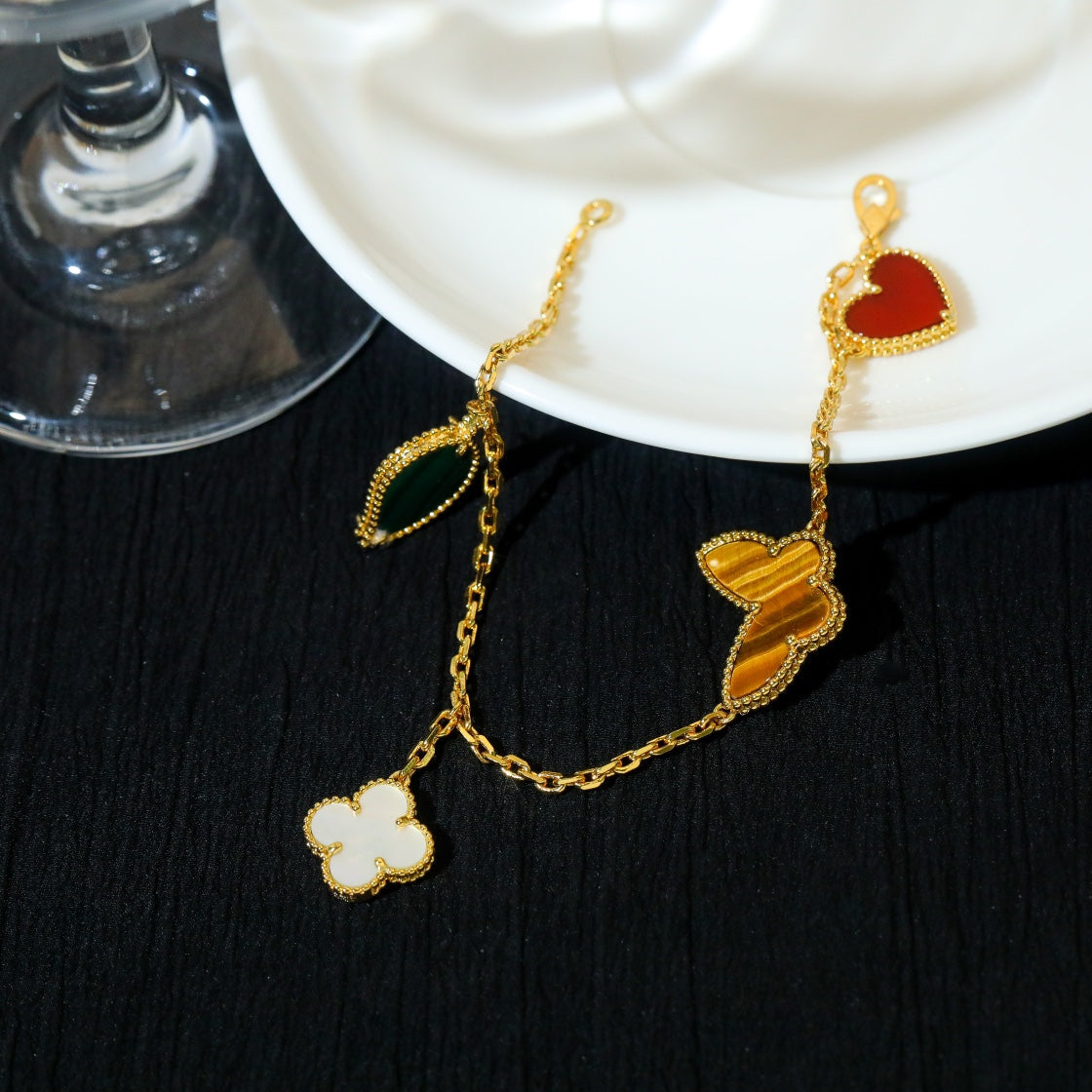 [BLUE TEARS]LUCKY SPRING 5 MOTIF GOLD BRACELET