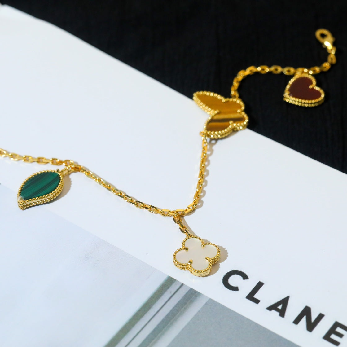 [BLUE TEARS]LUCKY SPRING 5 MOTIF GOLD BRACELET