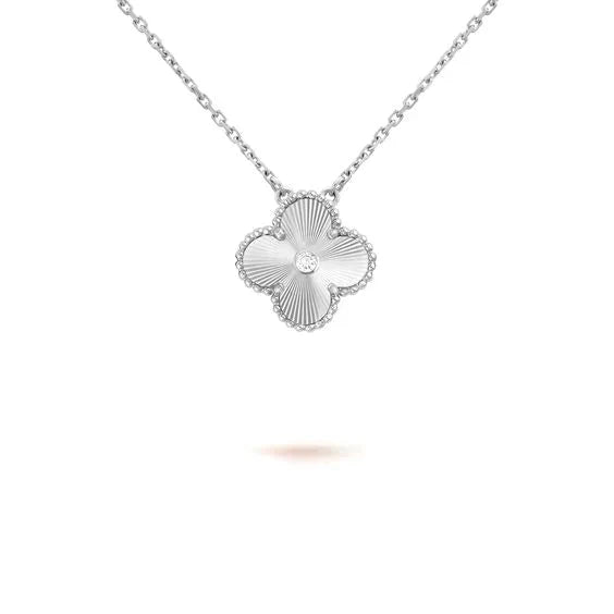 [BLUE TEARS]CLOVER  15MM DIAMOND LASER NECKLACE SILVER