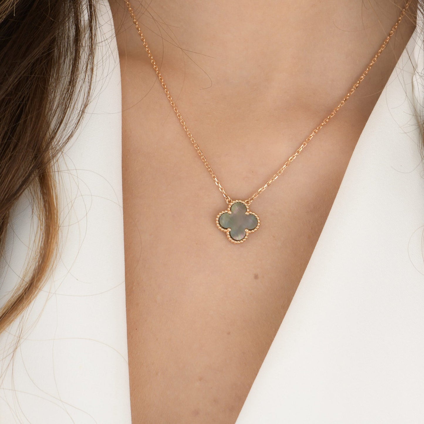 [BLUE TEARS]CLOVER 15MM  GRAY MOTHER OF PEARL NECKLACE