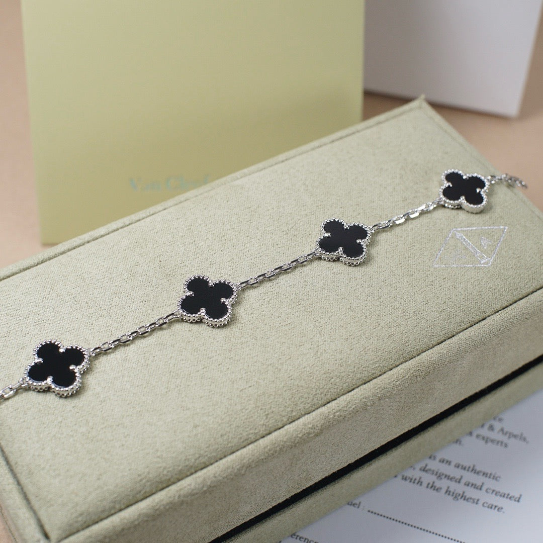 [BLUE TEARS]CLOVER 5 MOTIF ONYXS  BRACELET SILVER