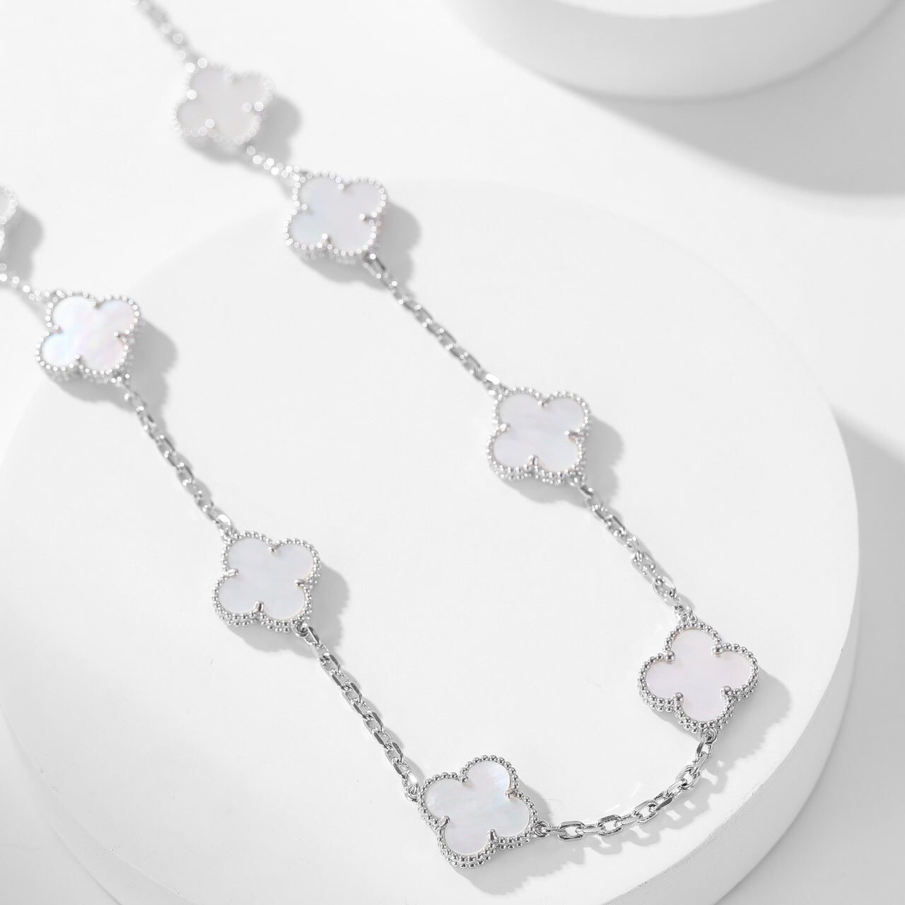 [BLUE TEARS]CLOVER 10 MOTIFS WHITE MOTHER OF PEARL NECKLACE