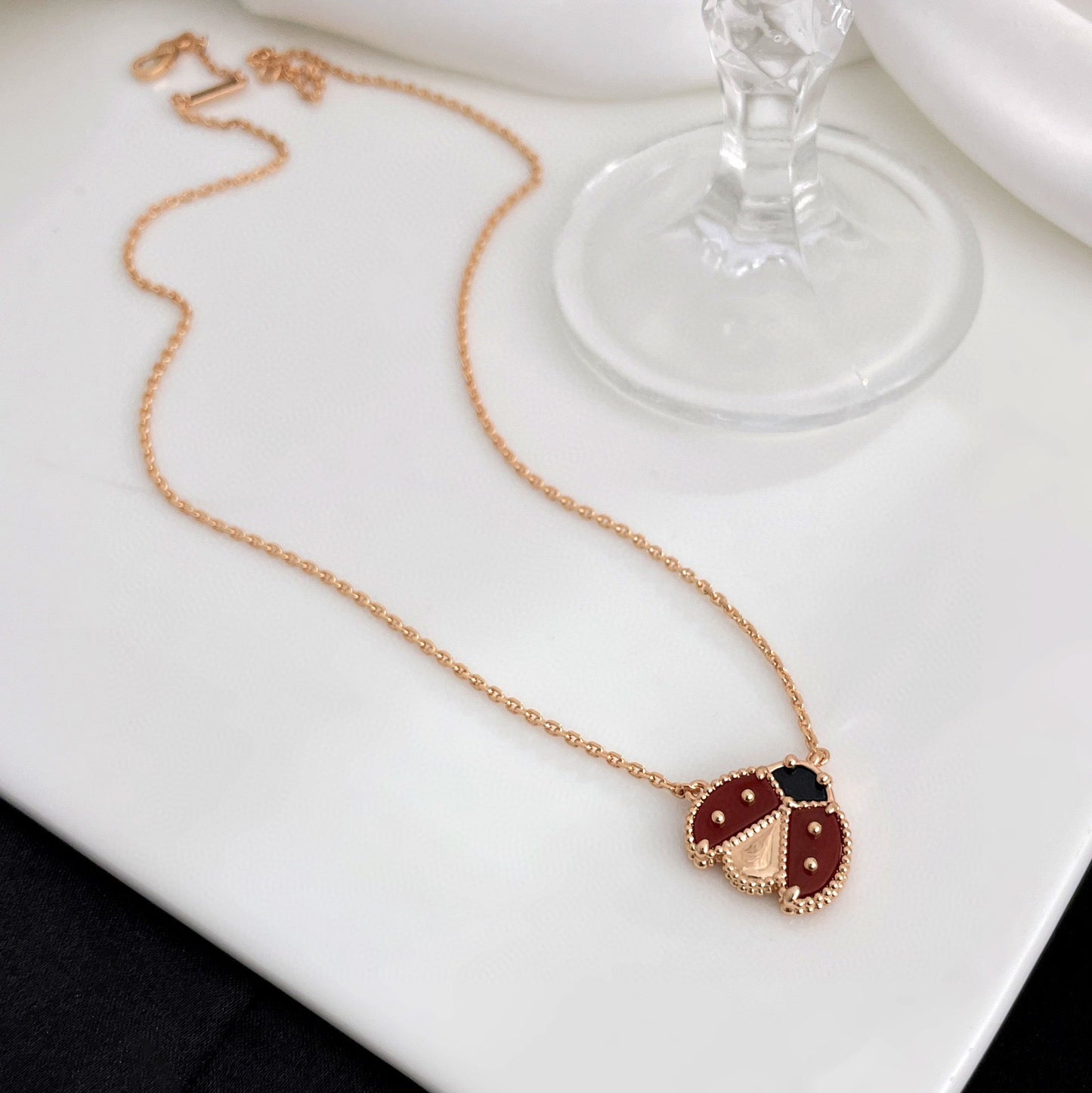 [BLUE TEARS]LUCKY  CARNELIANS LADYBUG NECKLACE
