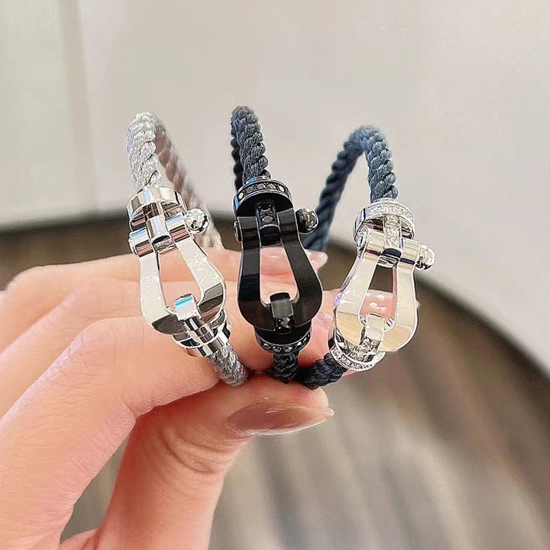 [BLUE TEARS]FORCE LARGE HORSESHOE HALF DIAMOND BRACELET SILVER