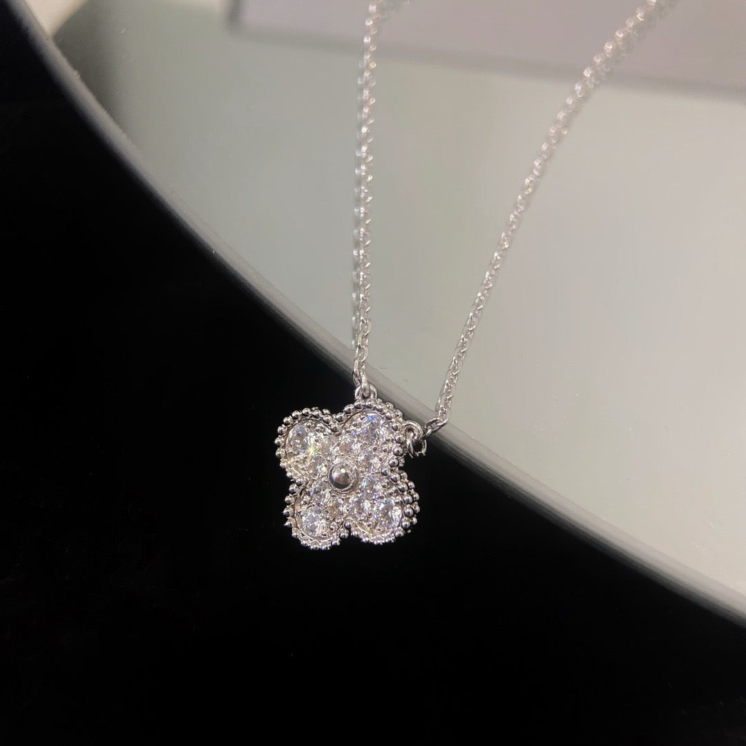 [BLUE TEARS]CLOVER 15MM DIAMOND SINGLE FLOWER NECKLACE
