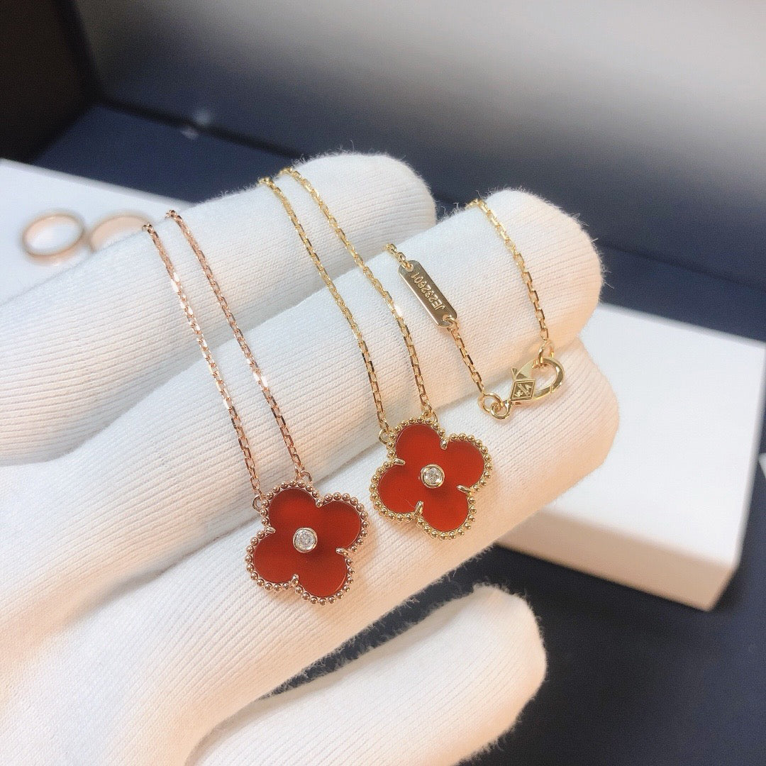 [BLUE TEARS]CLOVER 15MM DIAMOND CARNELIAN NECKLACE