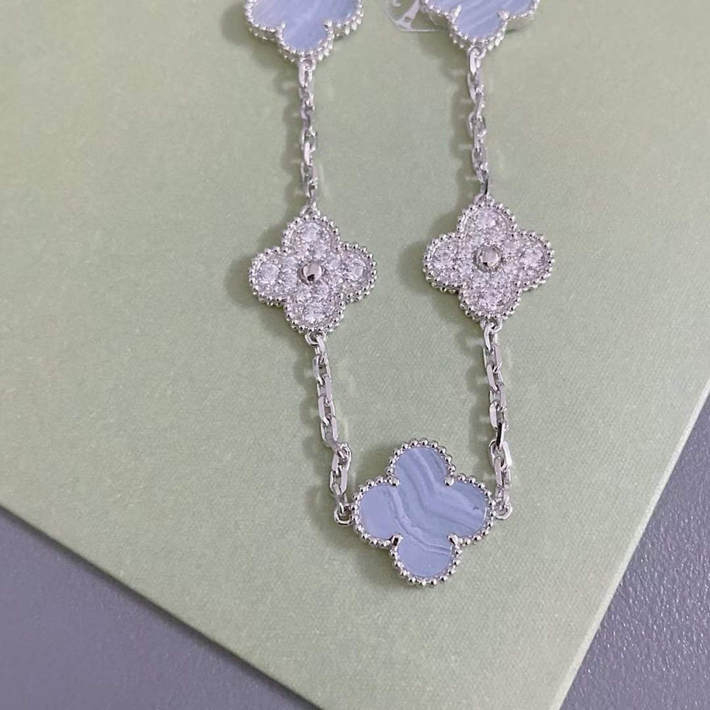 [BLAUE TRÄNEN]KLEE 5 MOTIV DIAMANT LILA CHALCEDON ARMBAND SILBER 