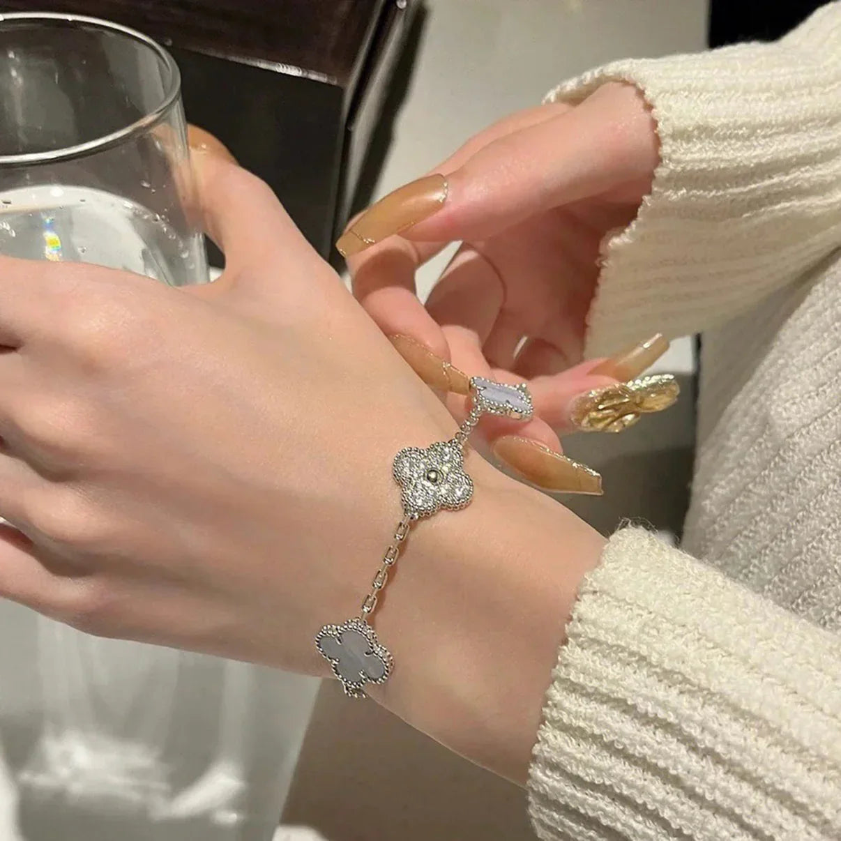 [BLUE TEARS] CLOVER 5 MOTIF PURPLE CHALCEDONY BRACELET COLLECTION