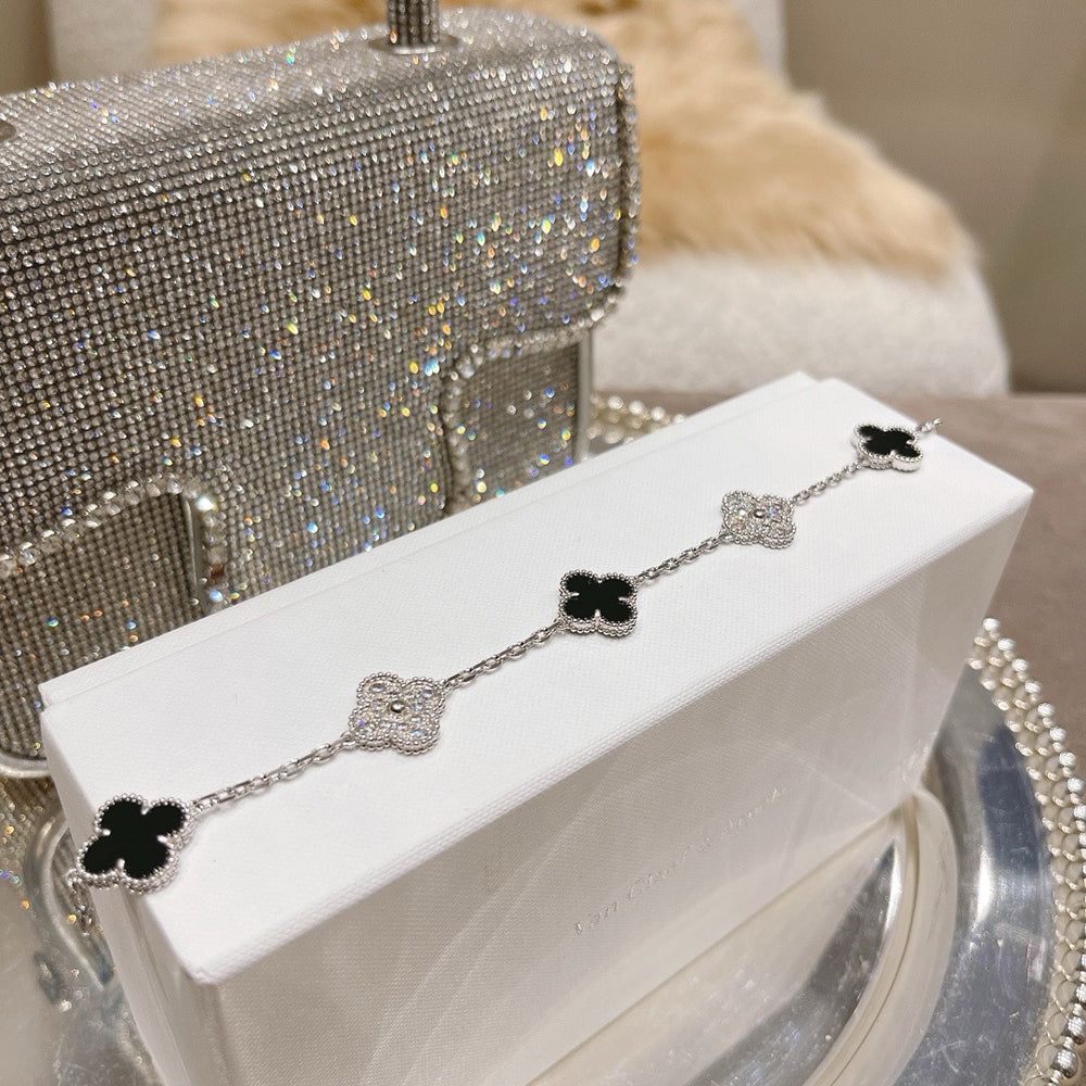 [BLUE TEARS] CLOVER 5 MOTIF ONYXS BRACELET COLLECTION