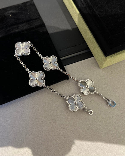 [BLUE TEARS]CLOVER SILVER 5 MOTIFS BRACELET